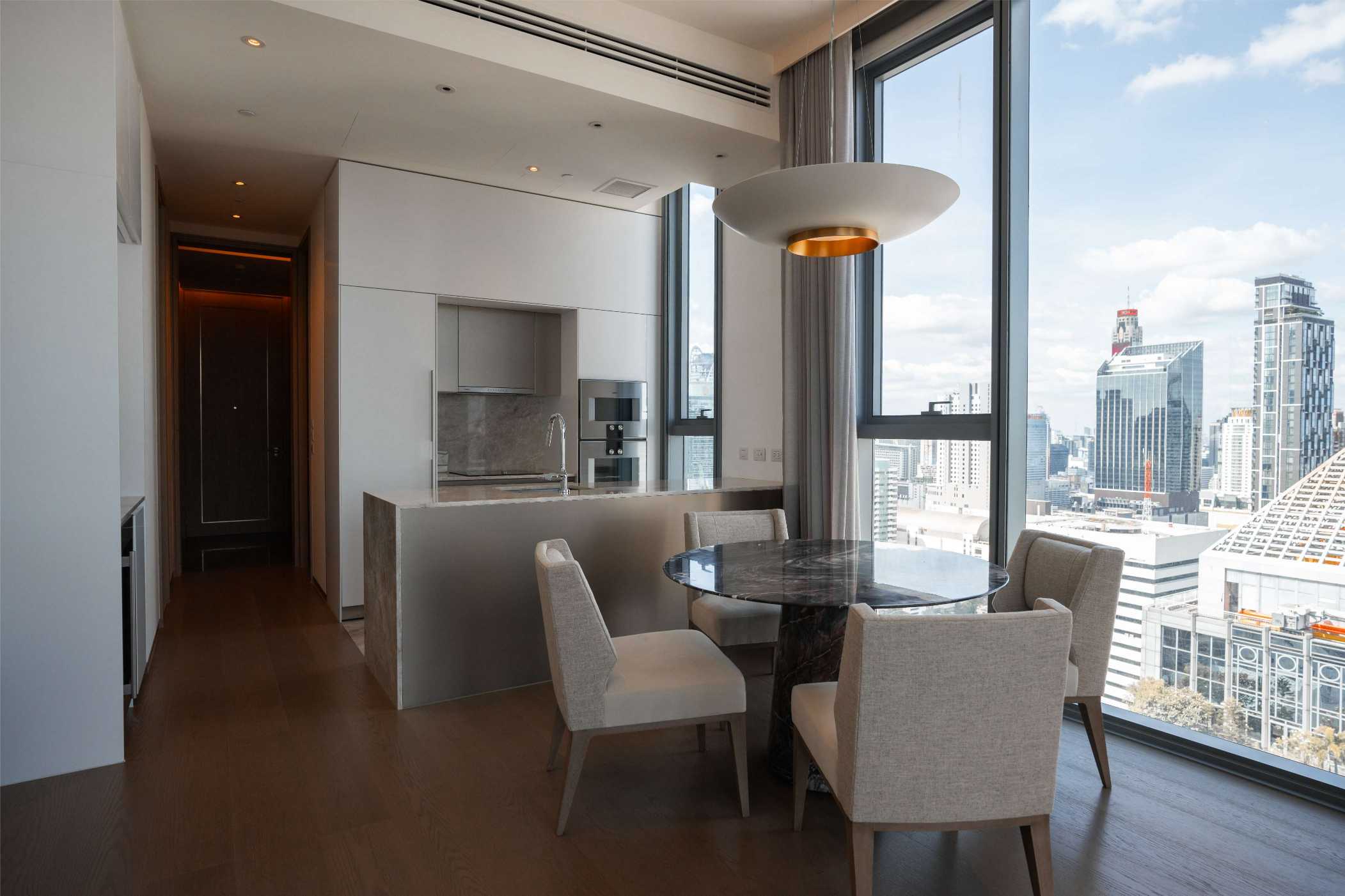 1 Bed/1 Bath 85 sqm 29th Flr @SCOPE Langsuan Sale 69.9M Bath