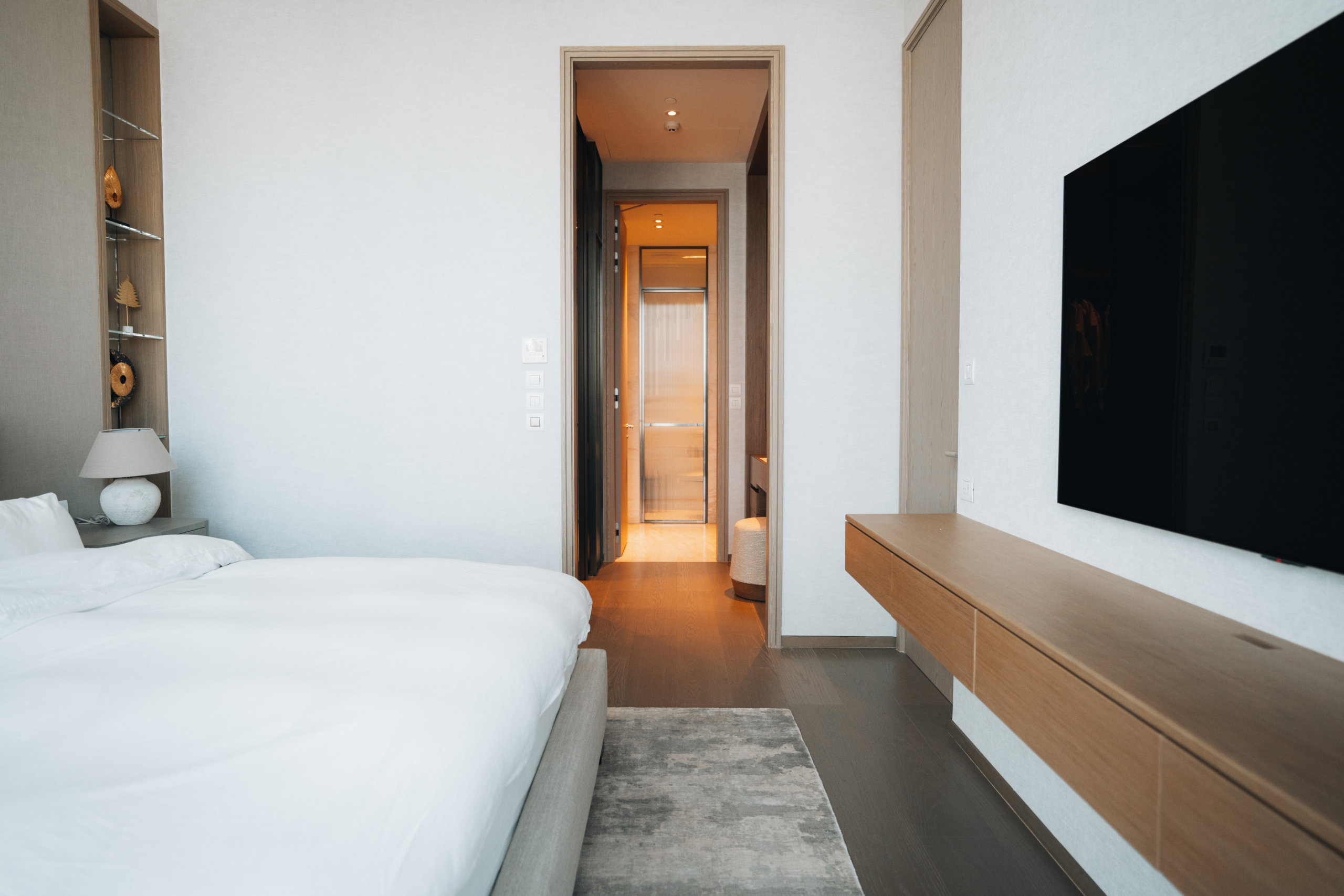 1 Bed/1 Bath 85 sqm 29th Flr @SCOPE Langsuan Sale 69.9M Bath