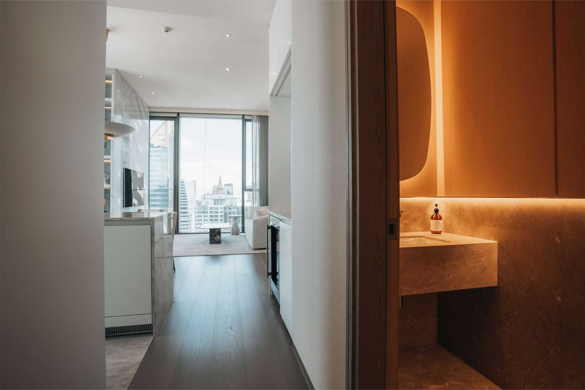 1 Bed/1 Bath 85 sqm 29th Flr @SCOPE Langsuan Sale 69.9M Bath