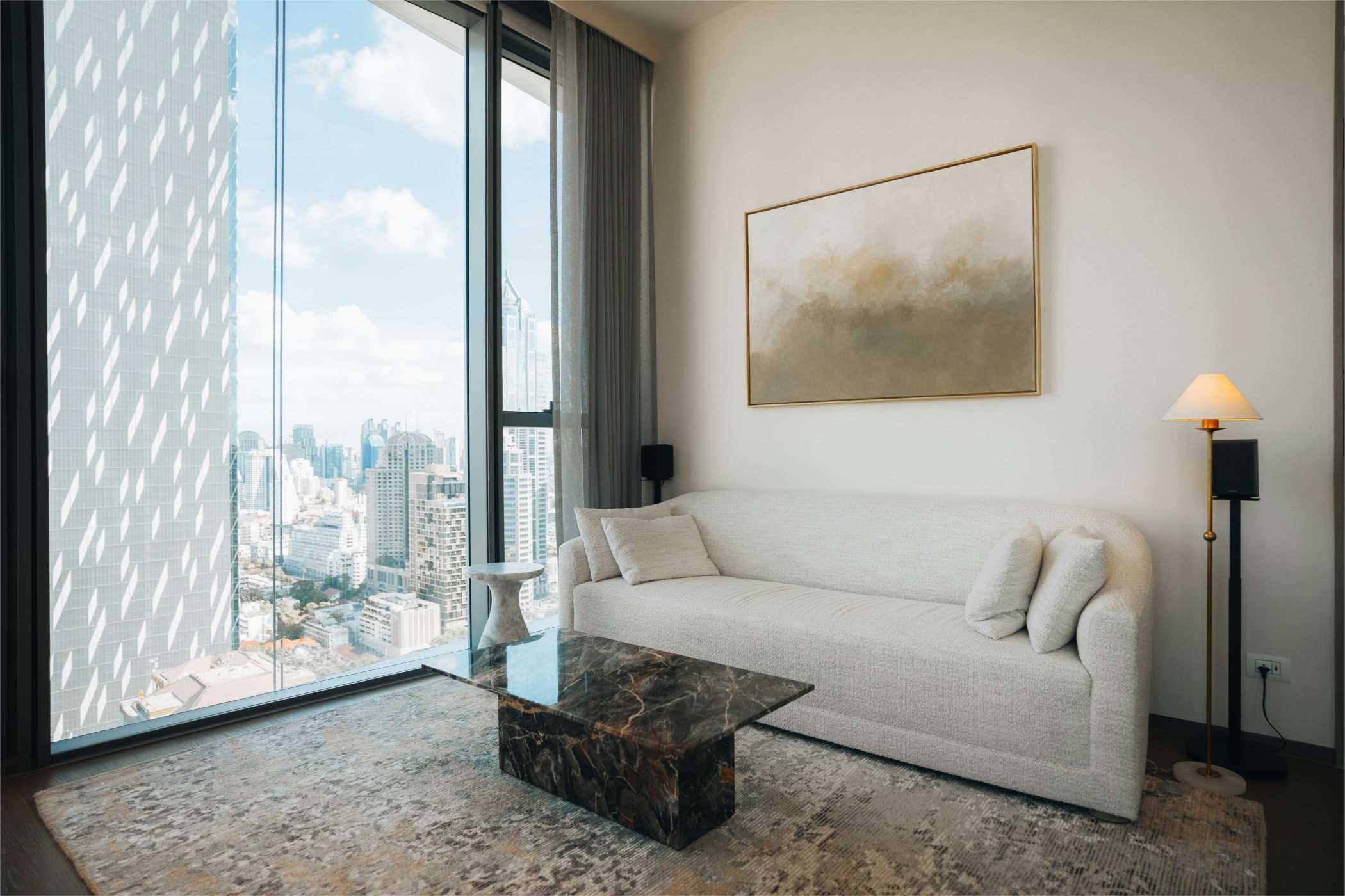 1 Bed/1 Bath 85 sqm 29th Flr @SCOPE Langsuan Sale 69.9M Bath