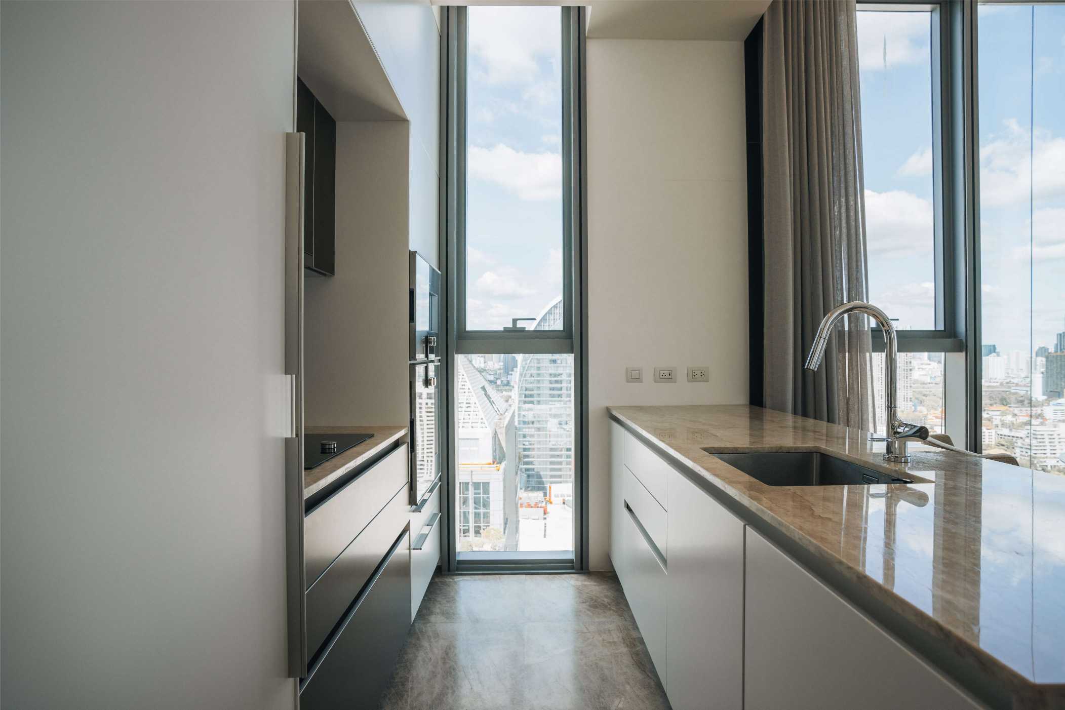 1 Bed/1 Bath 85 sqm 29th Flr @SCOPE Langsuan Sale 69.9M Bath