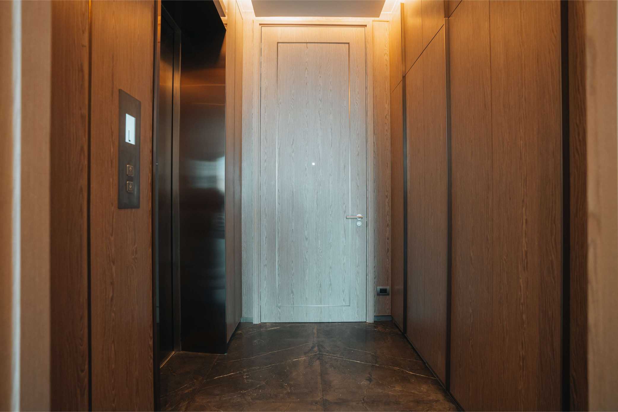 1 Bed/1 Bath 85 sqm 29th Flr @SCOPE Langsuan Sale 69.9M Bath