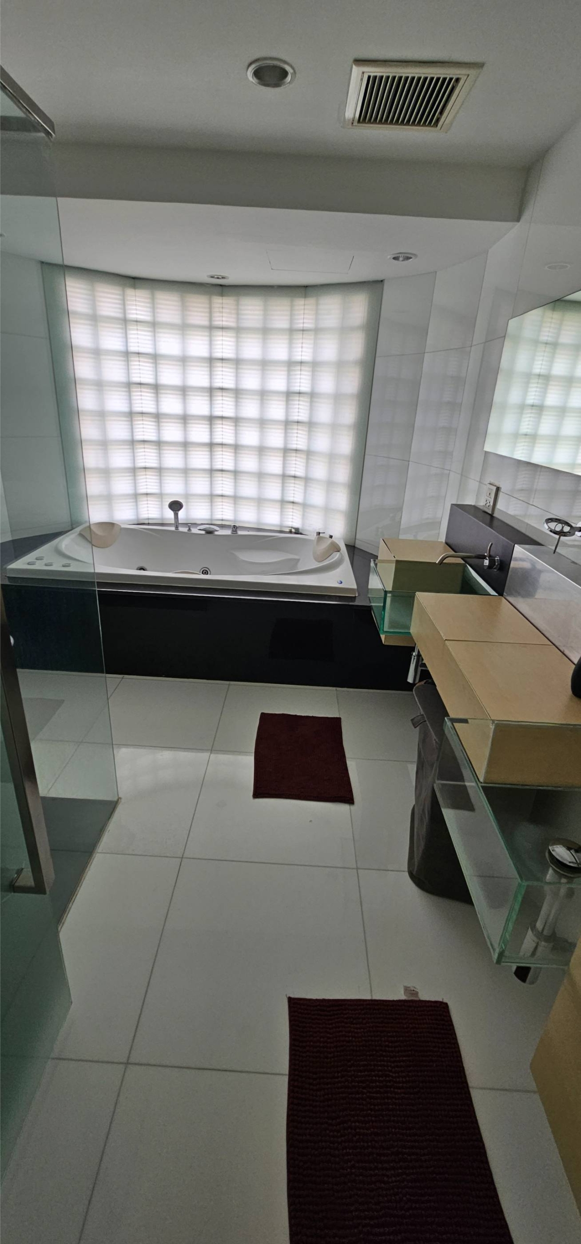 3 Bed/4 Bath 370.9sqm @Le Raffine Sukhumvit 24 Sale 50M Bath