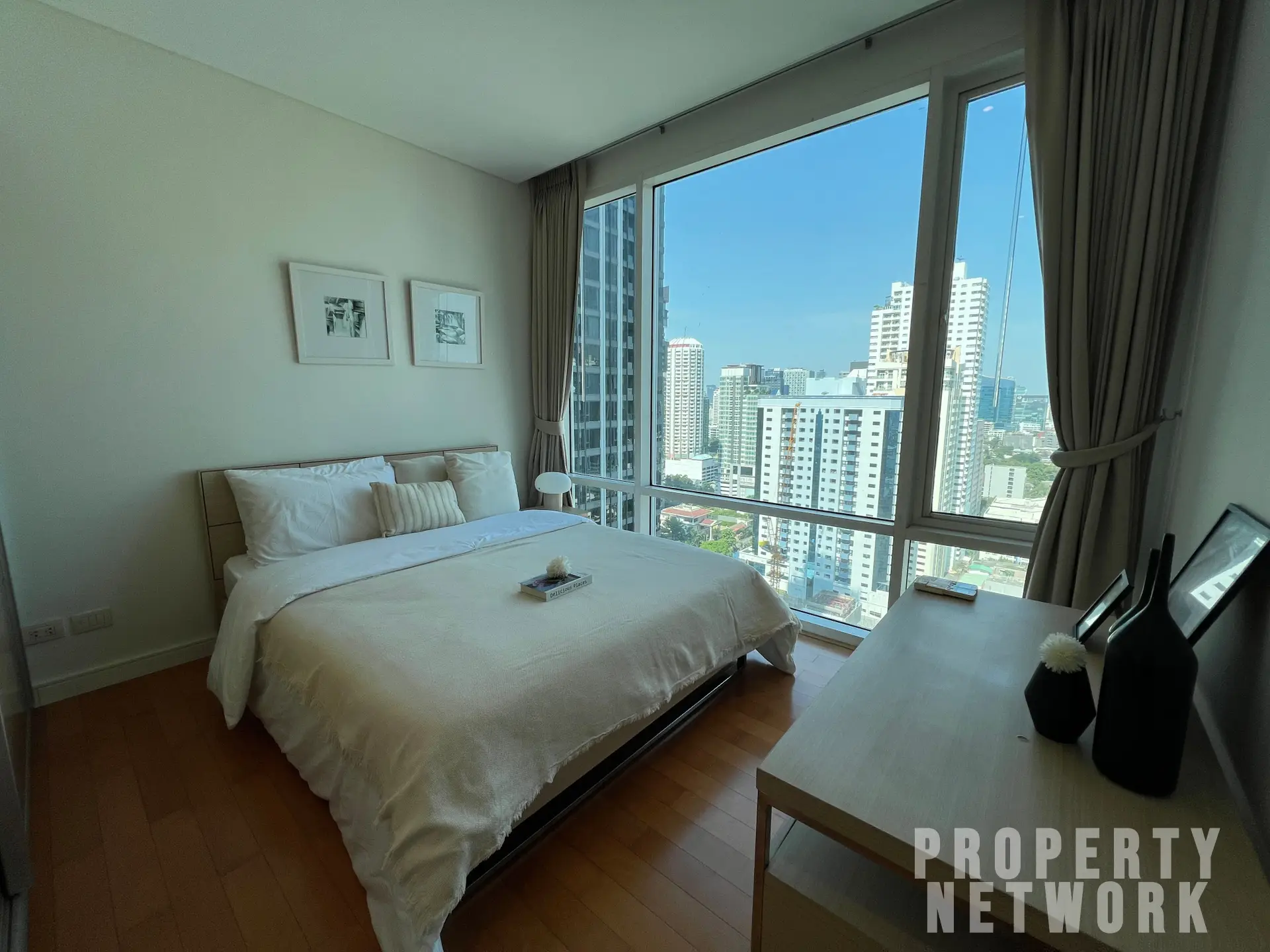 2Bed/2Bath 96sqm 22nd Flr Fullerton Sukhumvit Rent 78K/Month