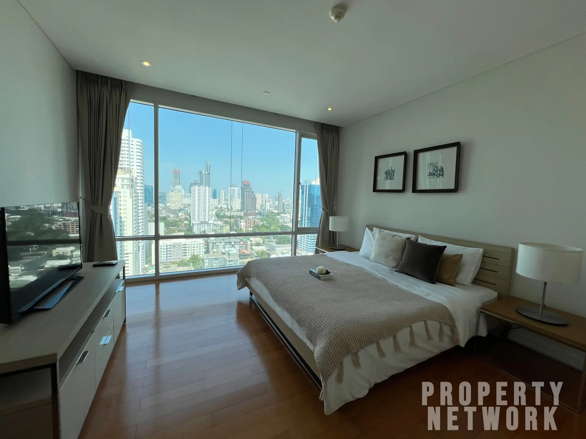 2Bed/2Bath 96sqm 22nd Flr Fullerton Sukhumvit Rent 78K/Month