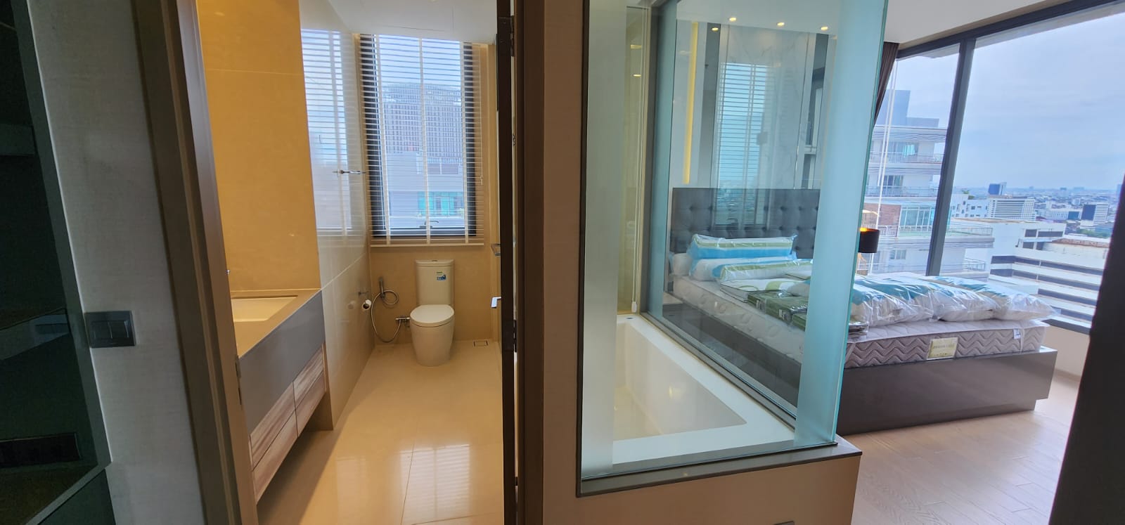 2BR/2BA Condo @The Esse Asoke - 28th Flr, 74.31sqm, 61k / mo