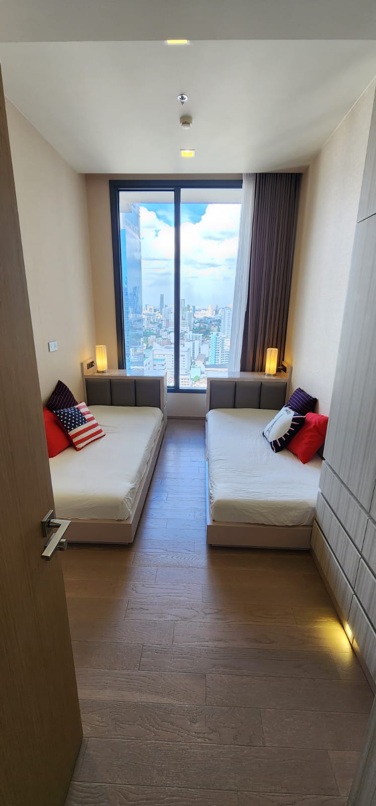 2BR/2BA Condo @The Esse Asoke - 28th Flr, 74.31sqm, 61k / mo