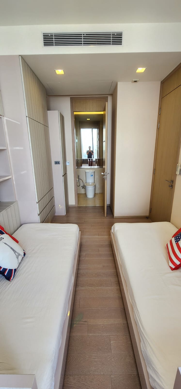 2BR/2BA Condo @The Esse Asoke - 28th Flr, 74.31sqm, 61k / mo