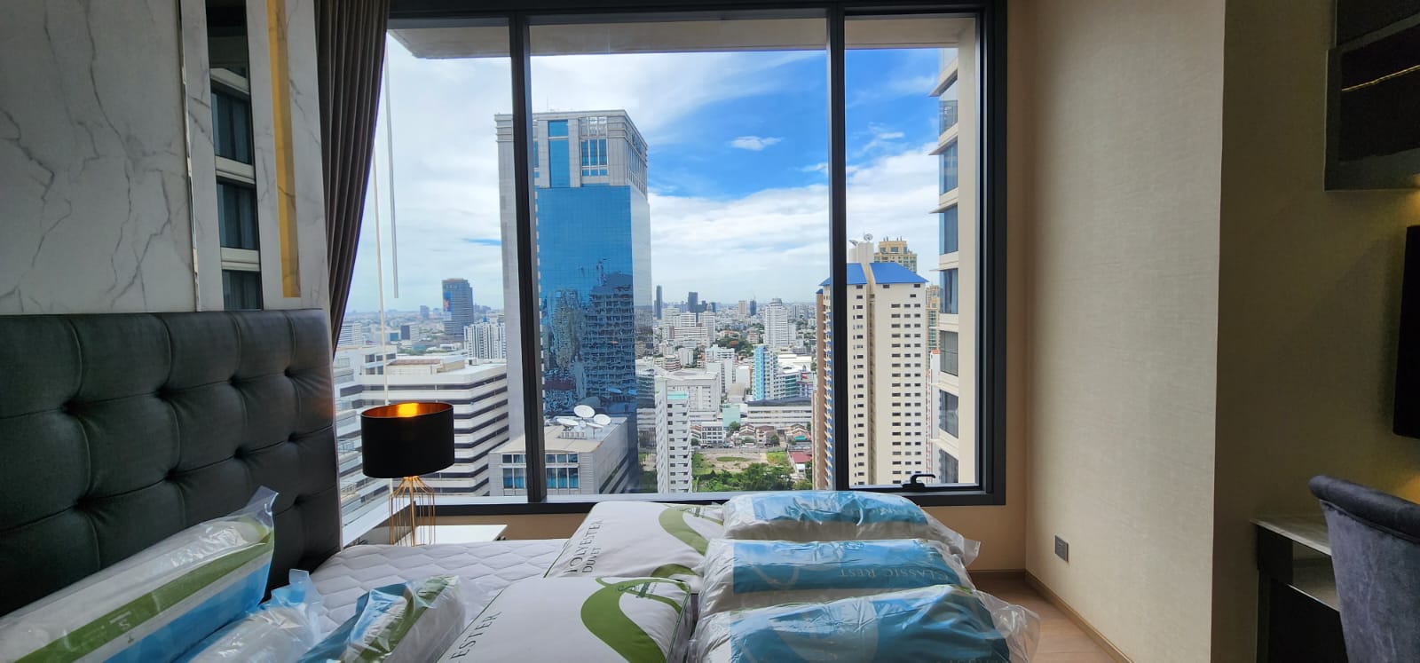 2BR/2BA Condo @The Esse Asoke - 28th Flr, 74.31sqm, 61k / mo