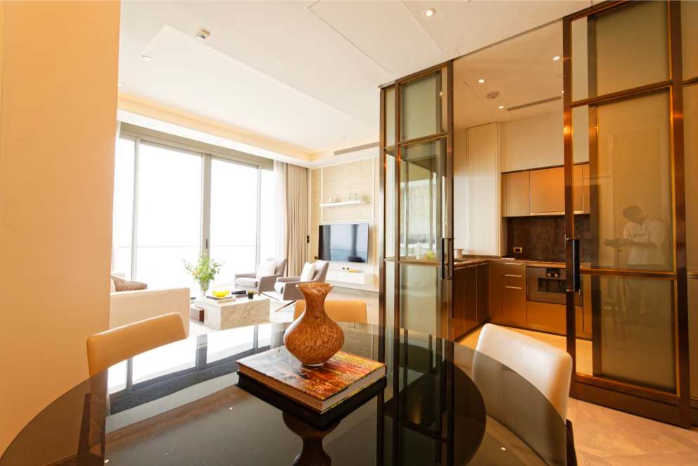 2BR/2BA 128sqm 31st Flr Mandarin Oriental Rent 250K/Sale 70M