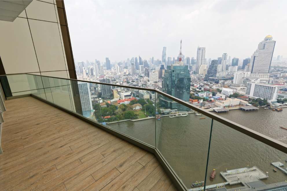 2BR/2BA 128sqm 31st Flr Mandarin Oriental Rent 250K/Sale 70M