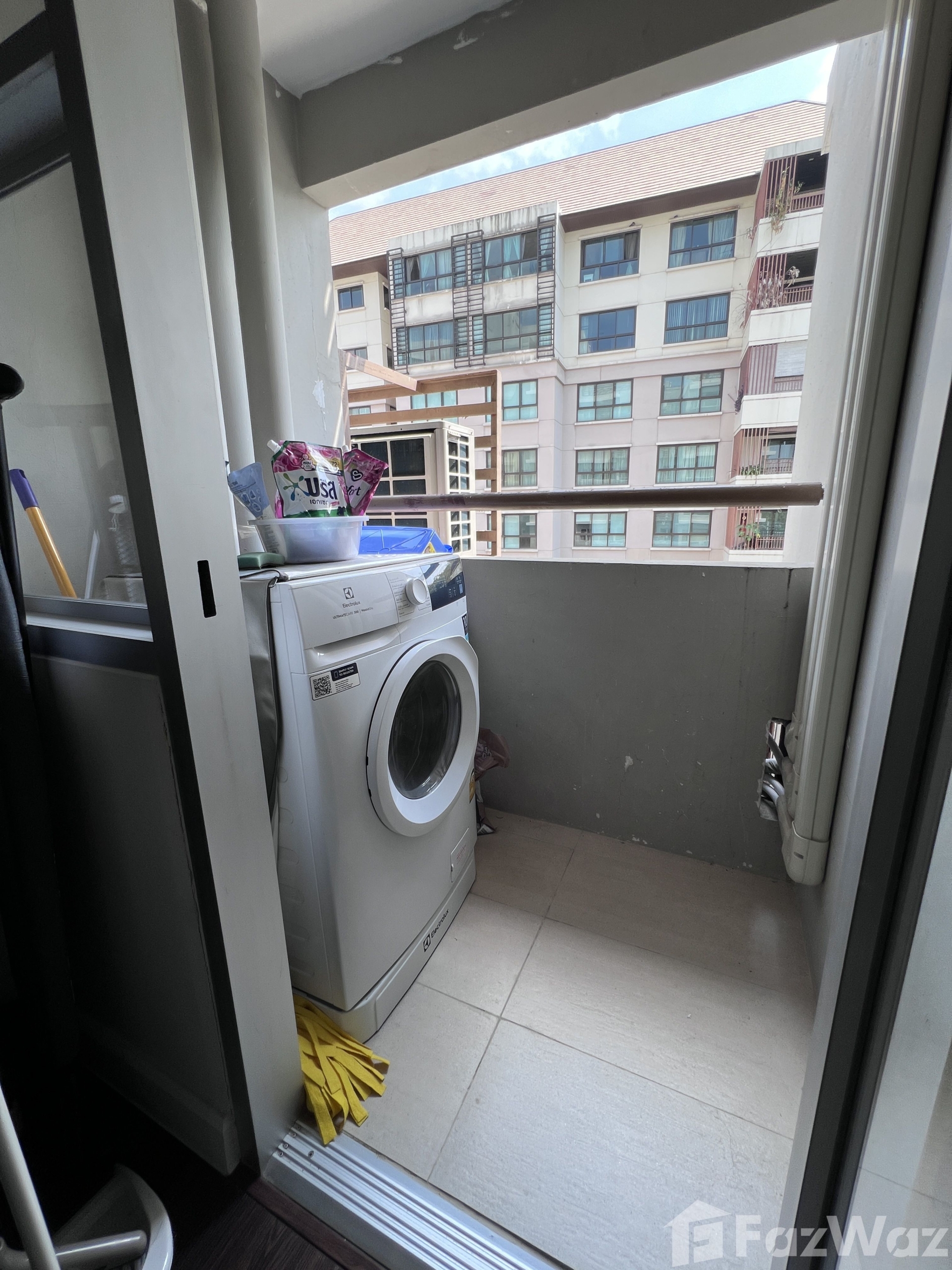 1BR/1BA 65 sqm 5th Floor @Condo One Sathorn For Sale 7M THB.