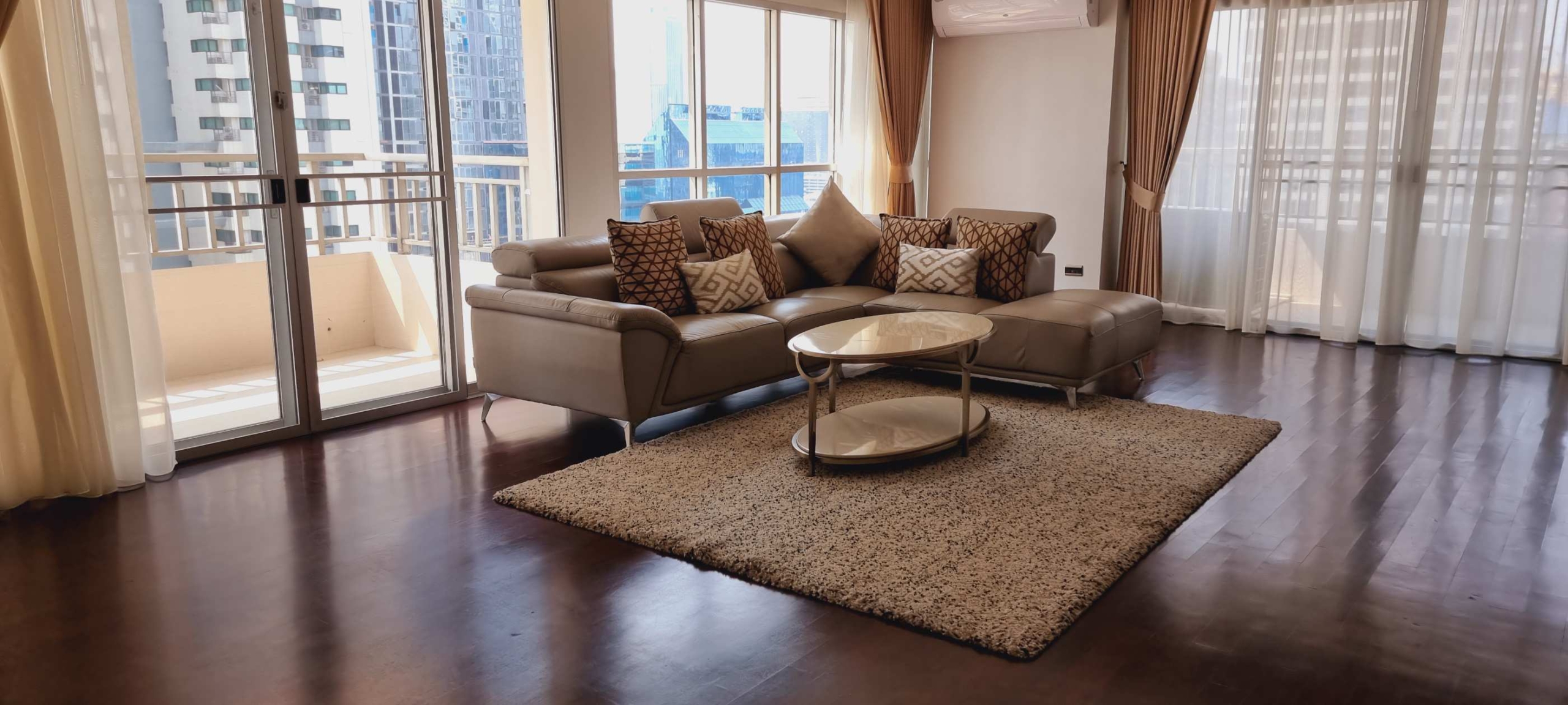 3BR/3BA+Maid 341sqm 22nd Flr Sathorn Park Rent 140KTHB/Month