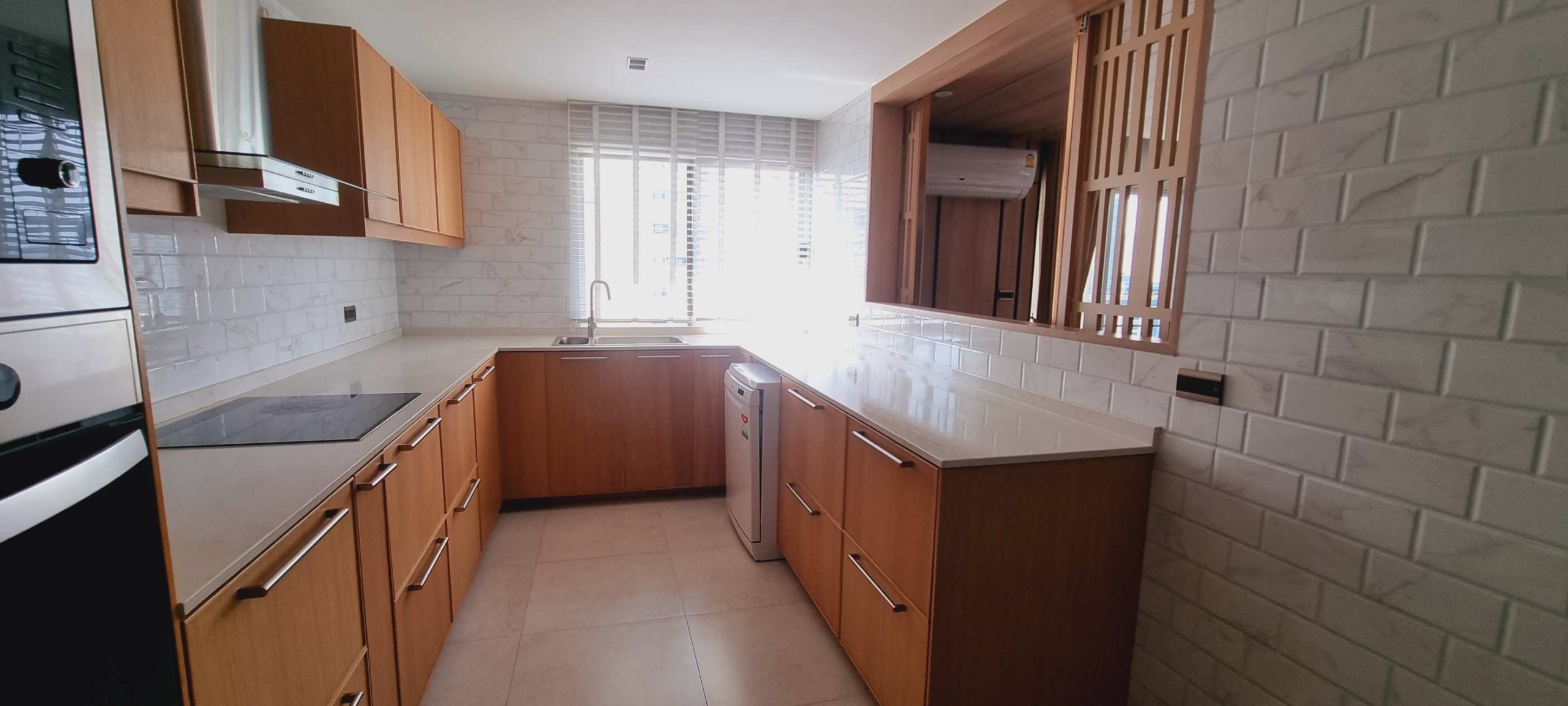 3BR/3BA+Maid 341sqm 22nd Flr Sathorn Park Rent 140KTHB/Month