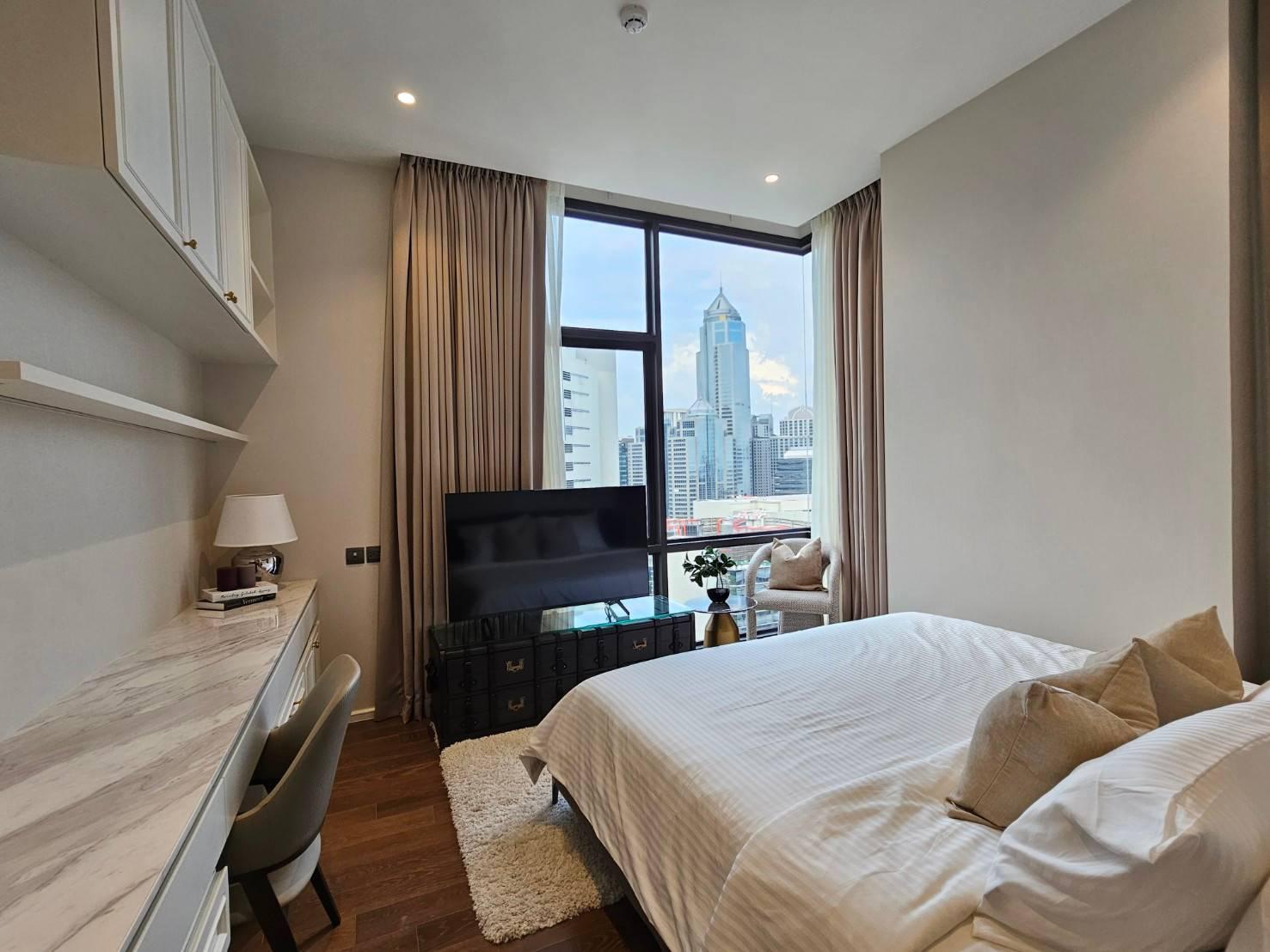 2-Bedroom 3-Bathroom 88sqm Condo at Muniq Langsuan - BTS Chit Lom - Rent 140KTHB per Month