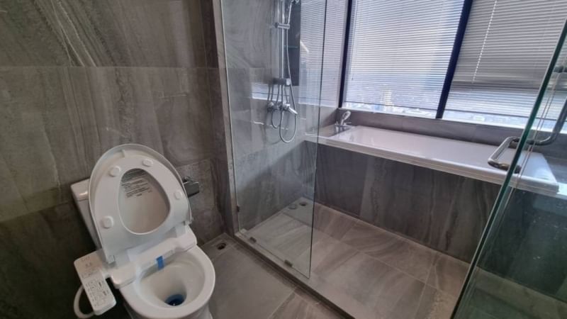 1 bedroom 1 bathroom for rent at Ideo 36 - price 40000 THB for rent 12 months lease 2 months deposit