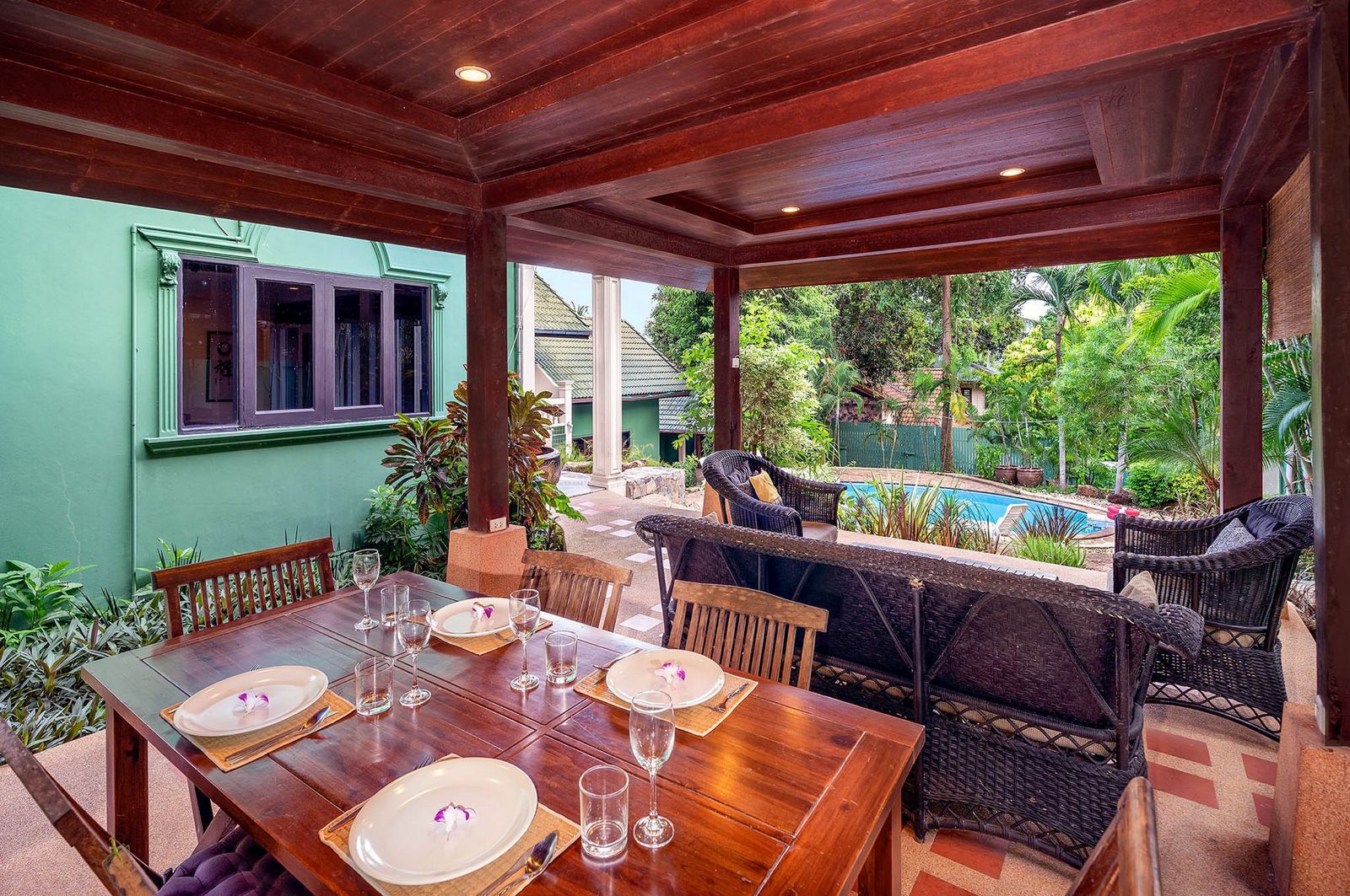4-Bedroom 4-bathroom Villa at Chaweng Lakeview Villa for Sale 150 M THB