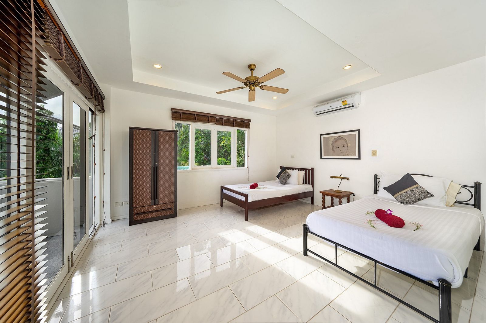 4-Bedroom 4-bathroom Villa at Chaweng Lakeview Villa for Sale 150 M THB