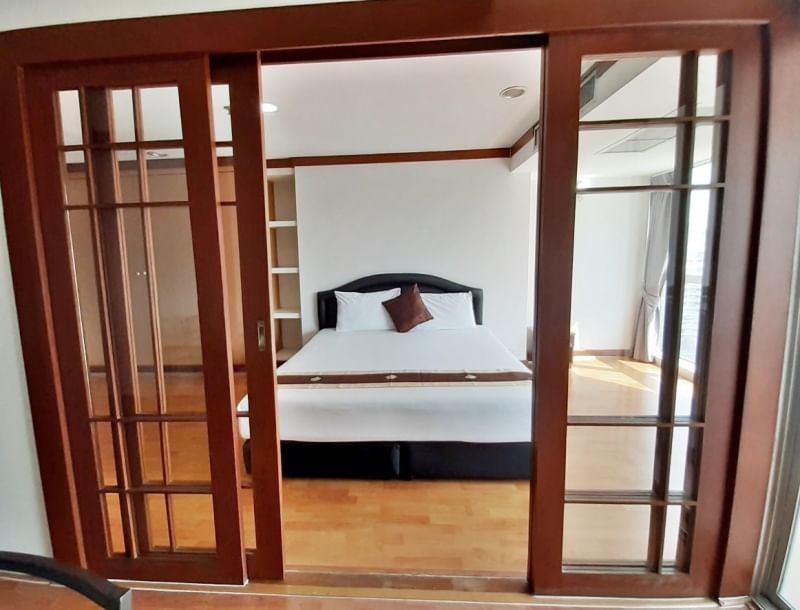 1-Bedroom, 1-Bathroom, 52 sqm for Rent at Waterford Diamond Tower, Phrom Phong - 27,000 THB/month