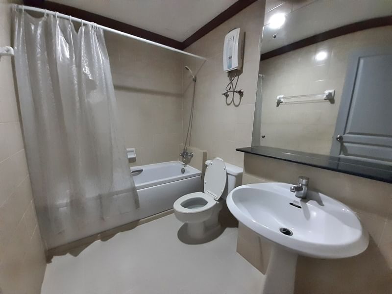 1-Bedroom, 1-Bathroom, 52 sqm for Rent at Waterford Diamond Tower, Phrom Phong - 27,000 THB/month