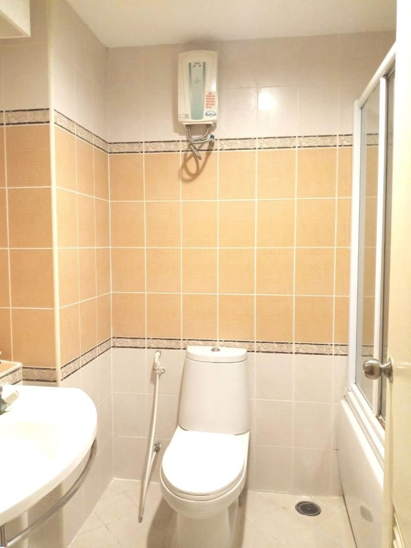 1-Bedroom, 1-Bathroom Condo for Rent at The Capital Sukhumvit 30/1, 66 sqm, ฿27,000, Near BTS Phrom Phong