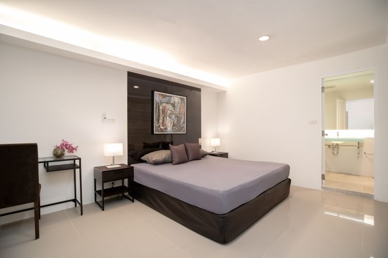 2-Bedroom, 2-Bathroom Condo for Rent at The Waterford Diamond Tower, 85 sqm, 45,000 THB/month, Near BTS Phrom Phong