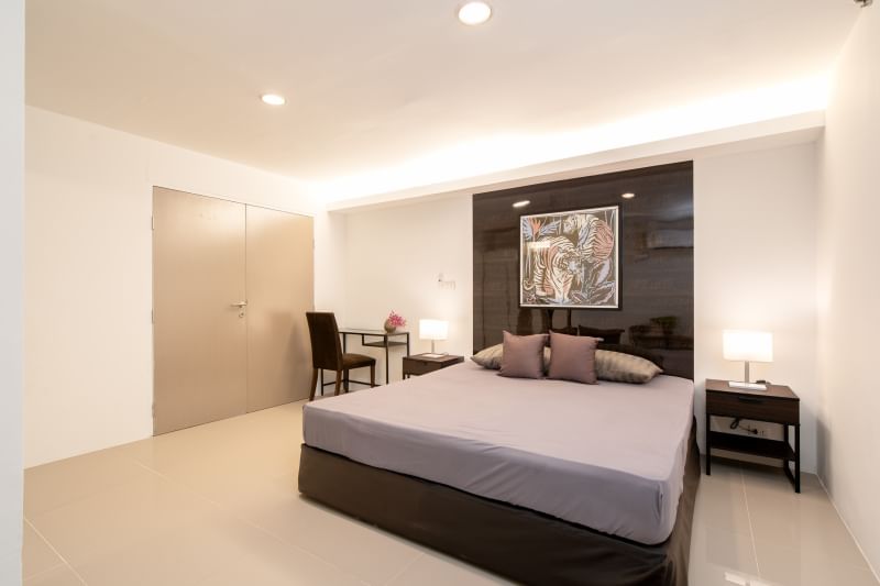 2-Bedroom, 2-Bathroom Condo for Rent at The Waterford Diamond Tower, 85 sqm, 45,000 THB/month, Near BTS Phrom Phong