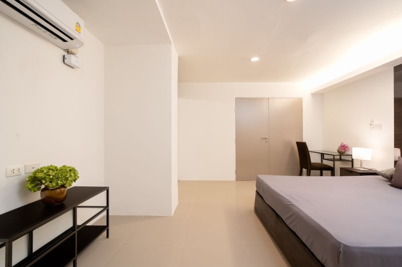 2-Bedroom, 2-Bathroom Condo for Rent at The Waterford Diamond Tower, 85 sqm, 45,000 THB/month, Near BTS Phrom Phong