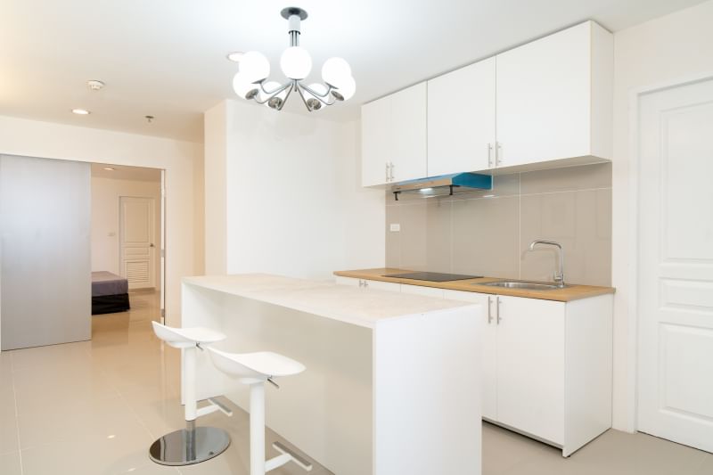 2-Bedroom, 2-Bathroom Condo for Rent at The Waterford Diamond Tower, 85 sqm, 45,000 THB/month, Near BTS Phrom Phong