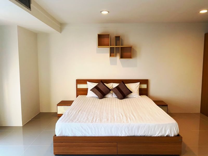 2-Bed, 2-Bath Condo for Rent, 85 sqm, 37K THB, Waterford Diamond near BTS Phrom Phong