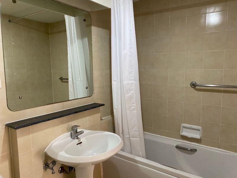 2-Bed, 2-Bath Condo for Rent, 85 sqm, 37K THB, Waterford Diamond near BTS Phrom Phong