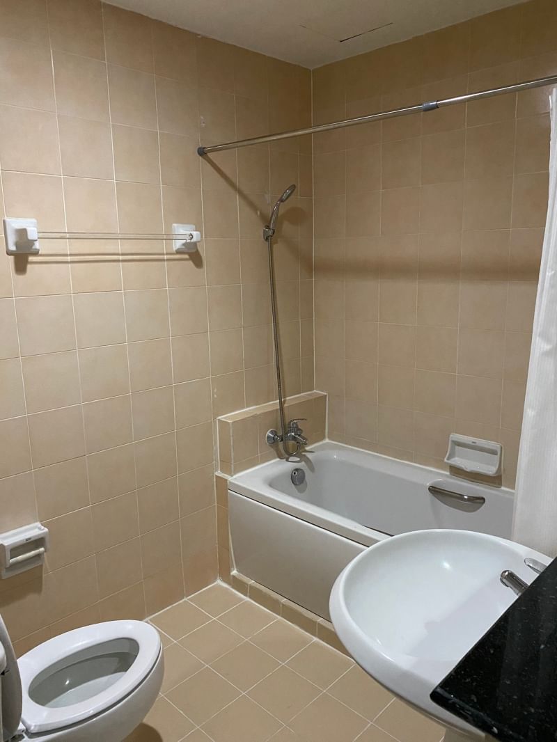 2-Bed, 2-Bath Condo for Rent, 85 sqm, 37K THB, Waterford Diamond near BTS Phrom Phong