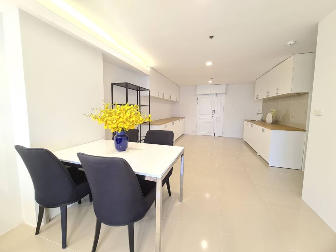 3-Bed, 3-Bath Condo for Rent at The Waterford Diamond Tower, 146 sqm, 79,000 THB/month, Near BTS PhromPong
