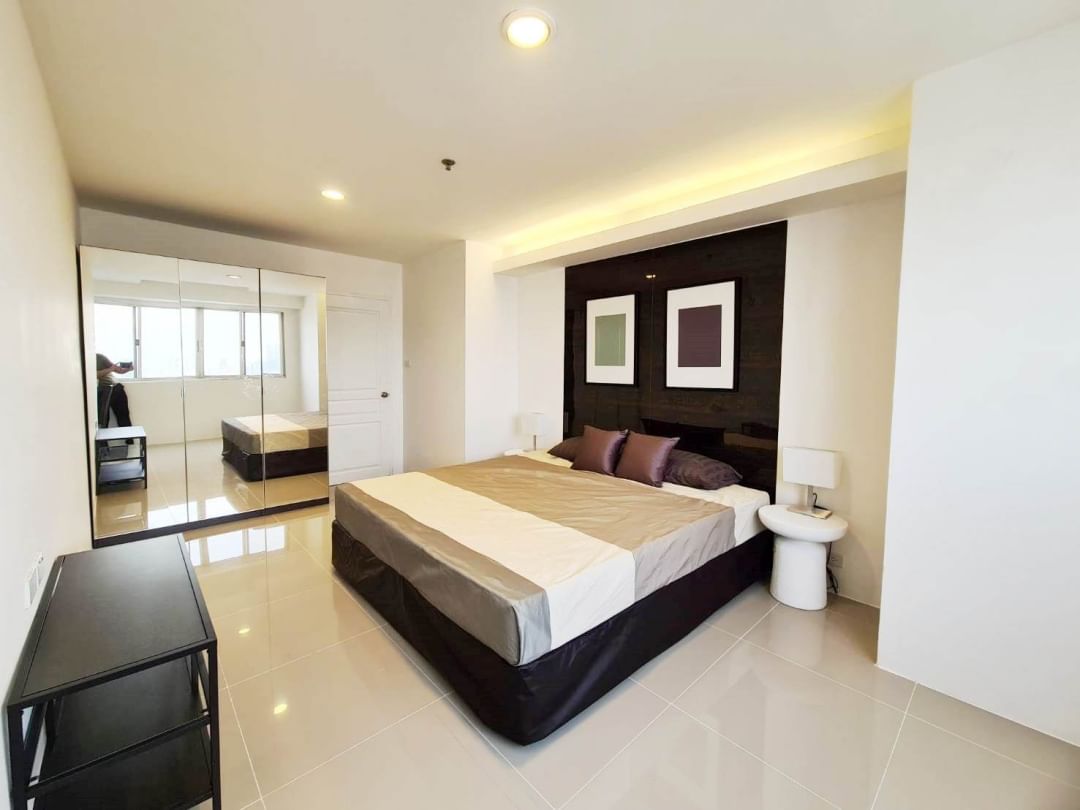 3-Bed, 3-Bath Condo for Rent at The Waterford Diamond Tower, 146 sqm, 79,000 THB/month, Near BTS PhromPong