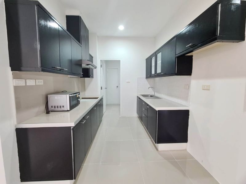 3-Bedroom, 3-Bathroom Condo at Waterford Diamond Tower, 146 sqm, ฿79,000/month, Near BTS Phrom Phong – For Rent