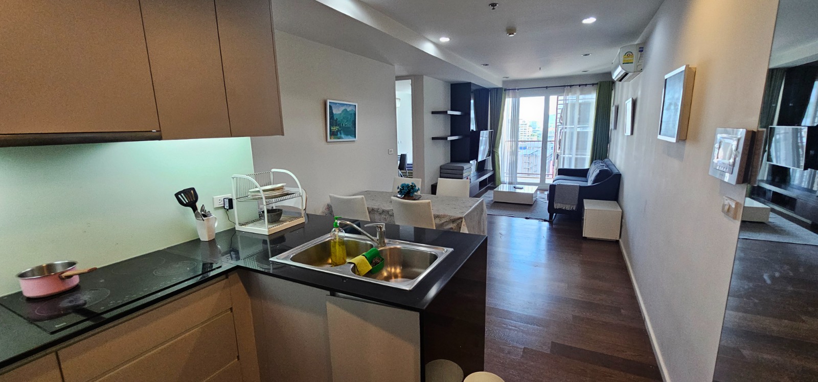 2-Bedroom 2-Bathroom 80sqm Condo for Rent at 15 Sukhumvit Residences Near Nana BTS, ฿35,000/month