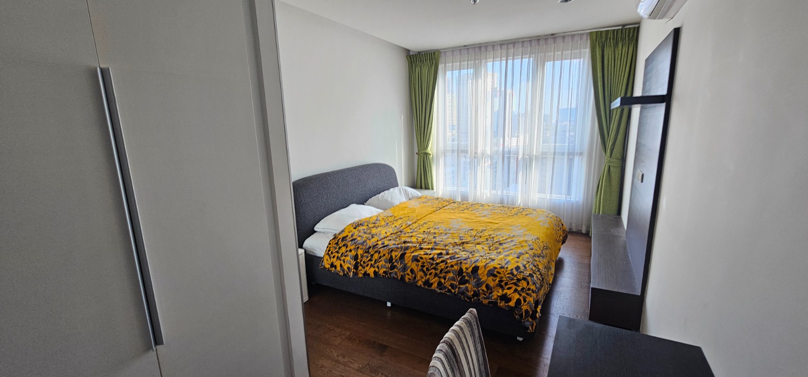 2-Bedroom 2-Bathroom 80sqm Condo for Rent at 15 Sukhumvit Residences Near Nana BTS, ฿35,000/month