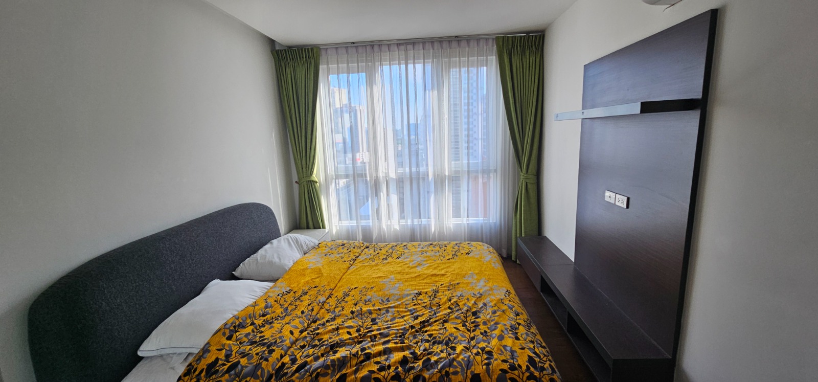 2-Bedroom 2-Bathroom 80sqm Condo for Rent at 15 Sukhumvit Residences Near Nana BTS, ฿35,000/month