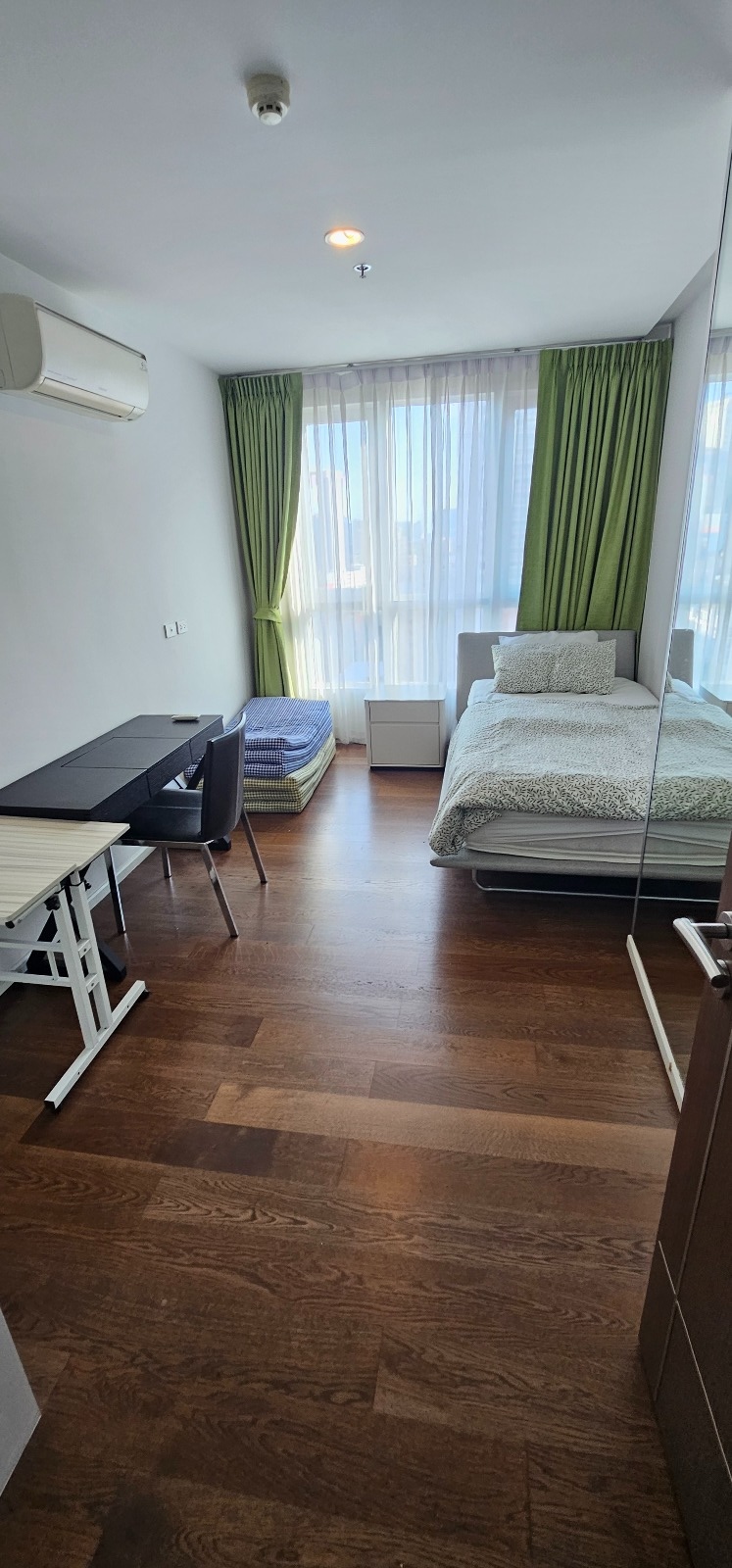 2-Bedroom 2-Bathroom 80sqm Condo for Rent at 15 Sukhumvit Residences Near Nana BTS, ฿35,000/month