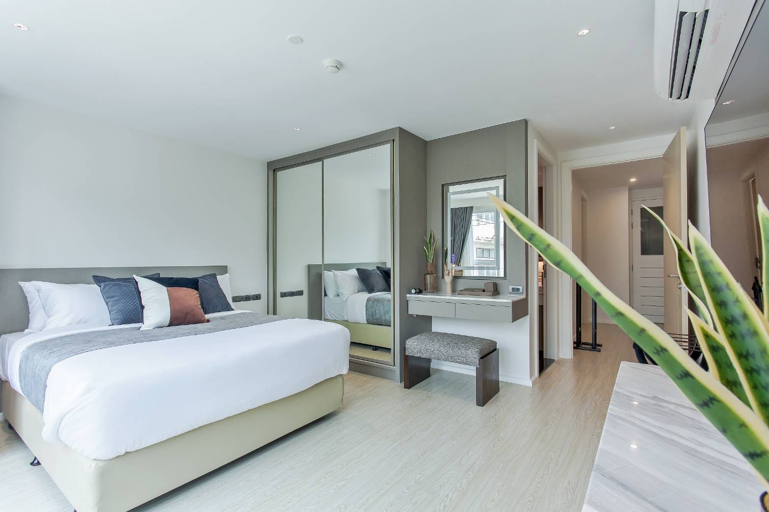 2-Bedroom, 2-Bathroom Condo at GM Residence Ekkamai Soi 18 for Rent, 100 sqm, ฿135,000, Near Ekkamai BTS