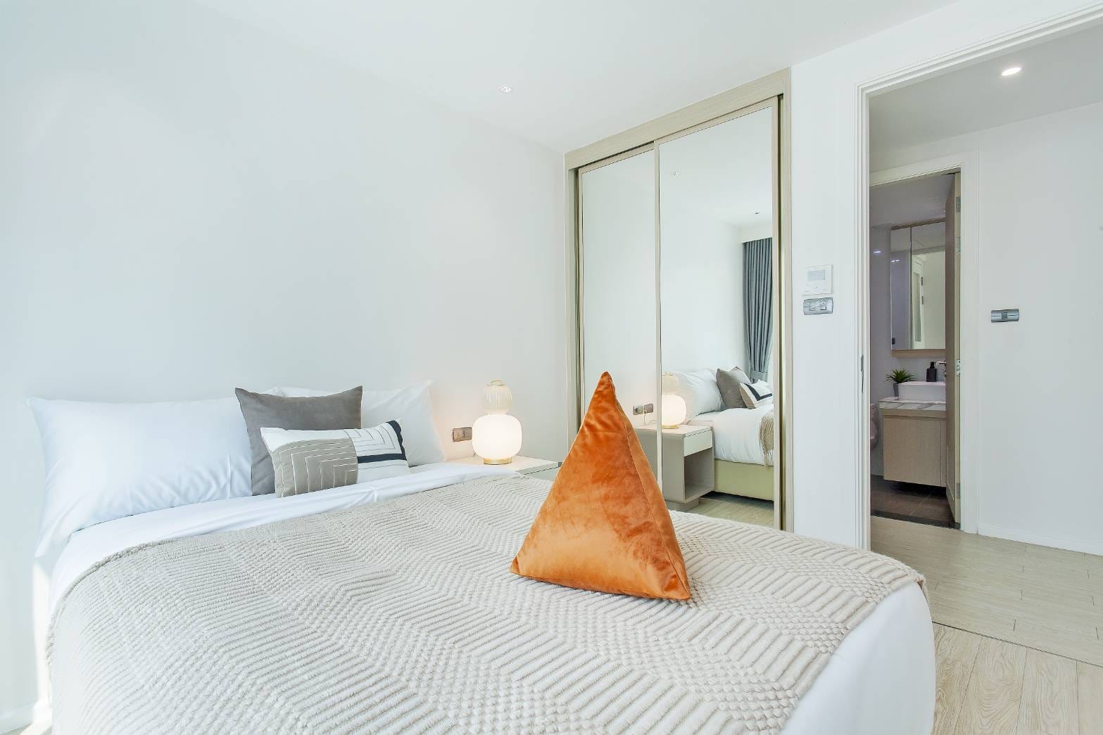 2-Bedroom, 2-Bathroom Condo at GM Residence Ekkamai Soi 18 for Rent, 100 sqm, ฿135,000, Near Ekkamai BTS