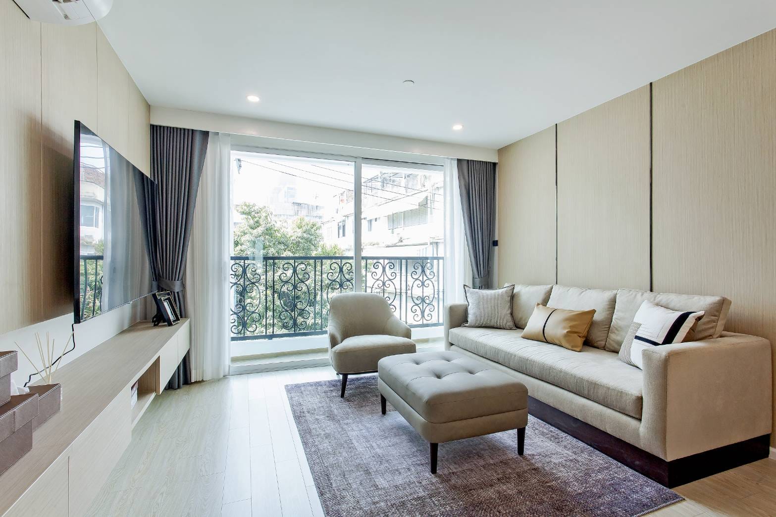2-Bed 2-Bath Condo for Rent at GM Residence Ekkamai, 90sqm, ฿90K - 95K, Near Ekkamai BTS