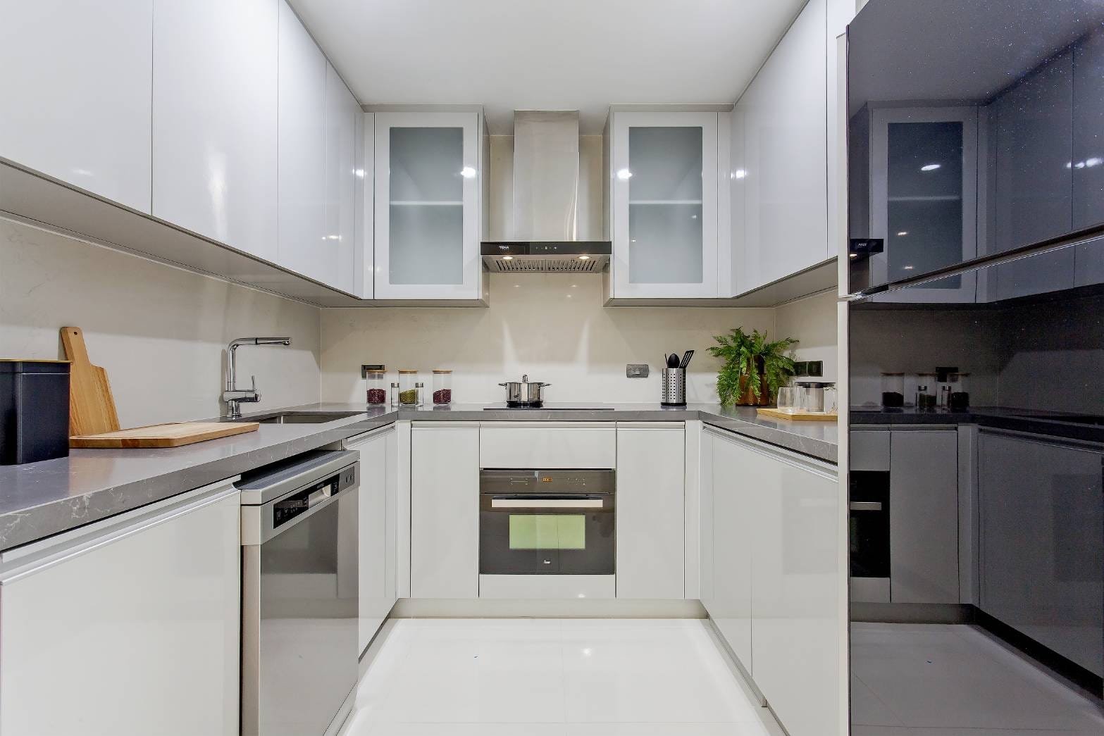 2-Bed 2-Bath Condo for Rent at GM Residence Ekkamai, 90sqm, ฿90K - 95K, Near Ekkamai BTS