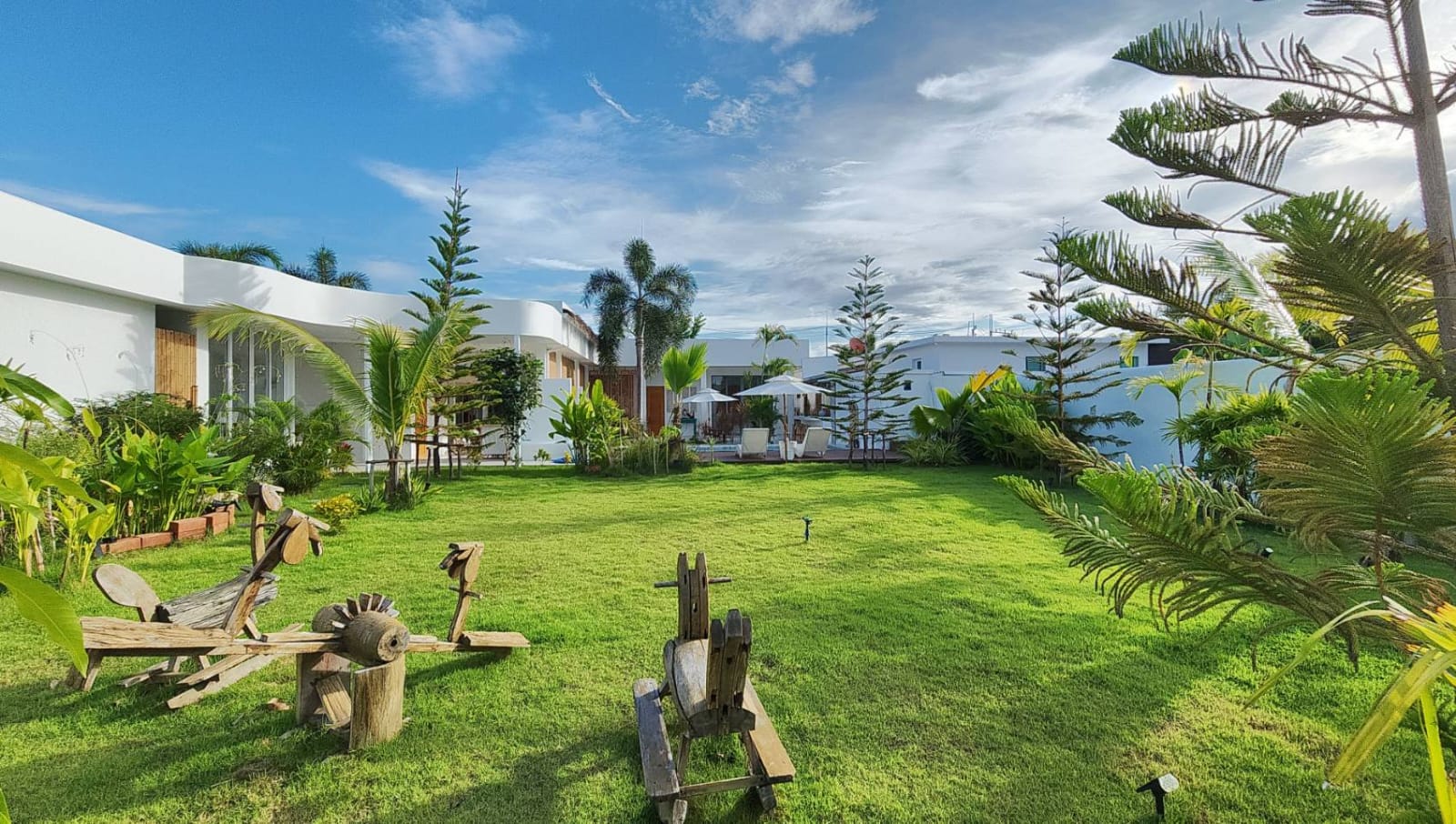3-Bedroom, 3-Bathroom Modern Villa with Private Pool and Eco-Friendly Features, 300 sqm in Hua Na Soi 21, Hua Hin, for Sale at ฿13,900,000