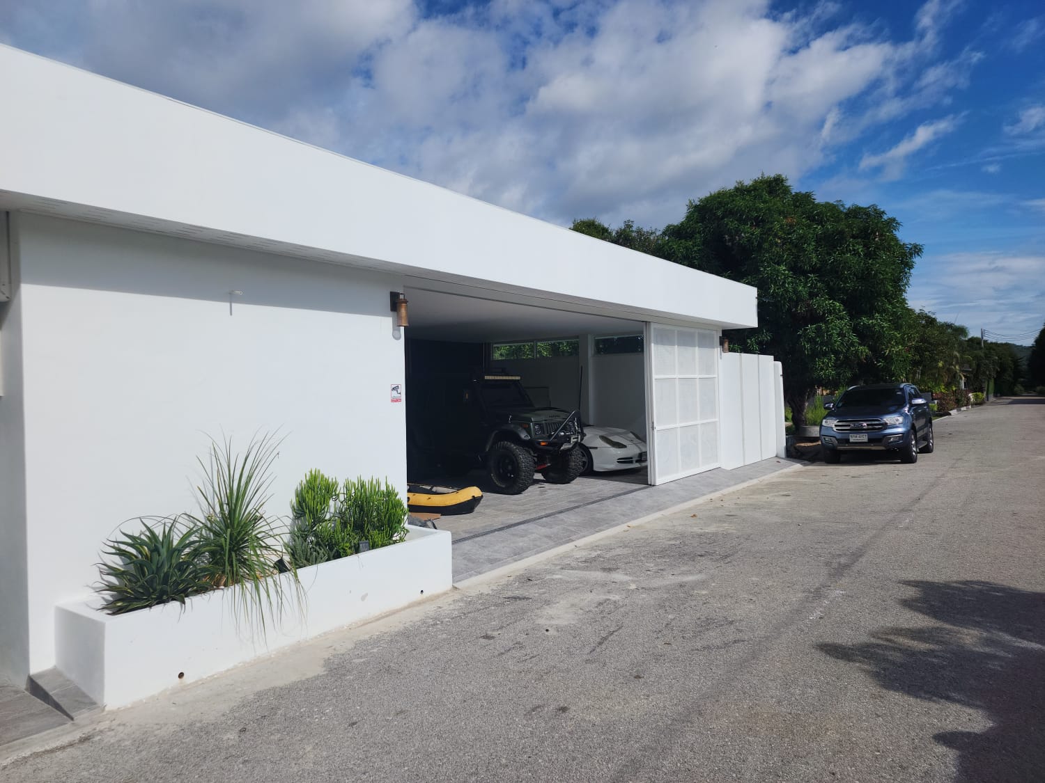 3-Bedroom, 3-Bathroom Modern Villa with Private Pool and Eco-Friendly Features, 300 sqm in Hua Na Soi 21, Hua Hin, for Sale at ฿13,900,000