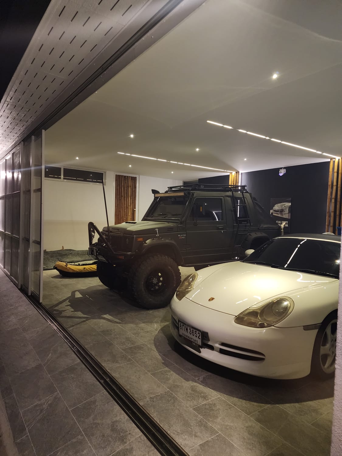 Luxurious 3-Bedroom Villa with Private Pool, Solar Power, 300 sqm Living Space on 820 sqm Plot – ฿13,900,000 in Hua Na, Hua Hin – Available for Purchase Near Hua Hin Beaches