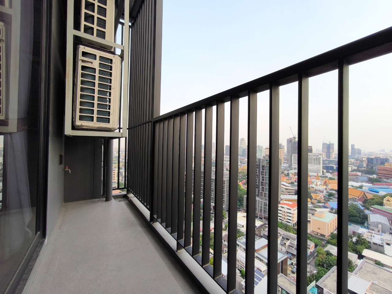 Fully furnished 2-bedroom 2-Bathroom condo for rent at Maru Ekkamai, 26th floor. Luxury amenities, pet-friendly, near BTS Ekkamai. Prime location at THB 62,000/month.