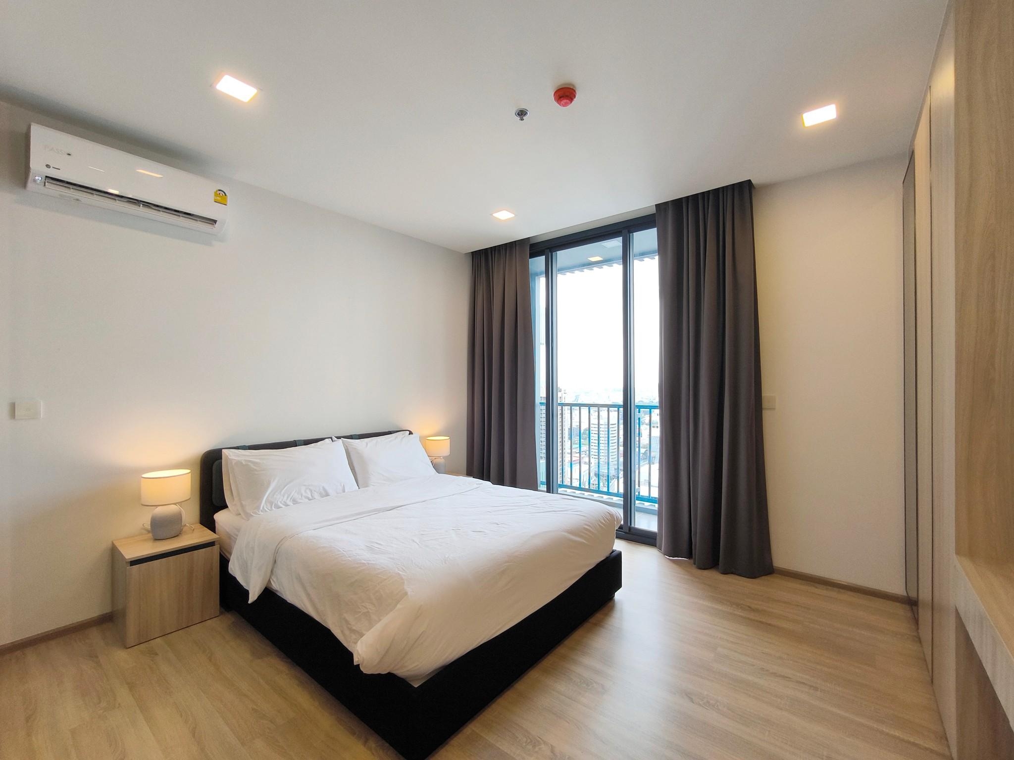 1-Bed, 1-Bath, 42 sqm Room for Rent at XT Phayathai, 25,000 THB/Month, Near BTS Phayathai