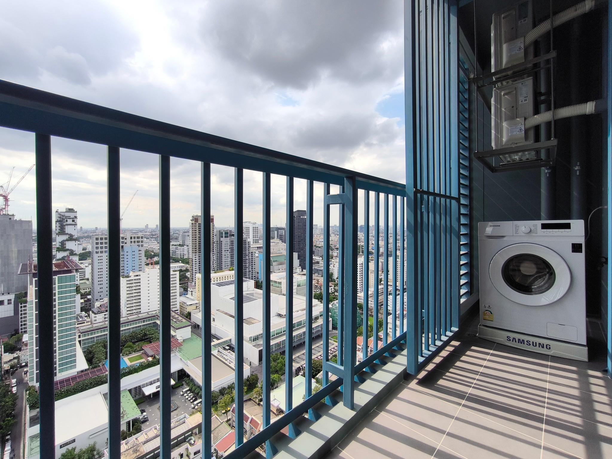 1-Bed, 1-Bath, 42 sqm Room for Rent at XT Phayathai, 25,000 THB/Month, Near BTS Phayathai