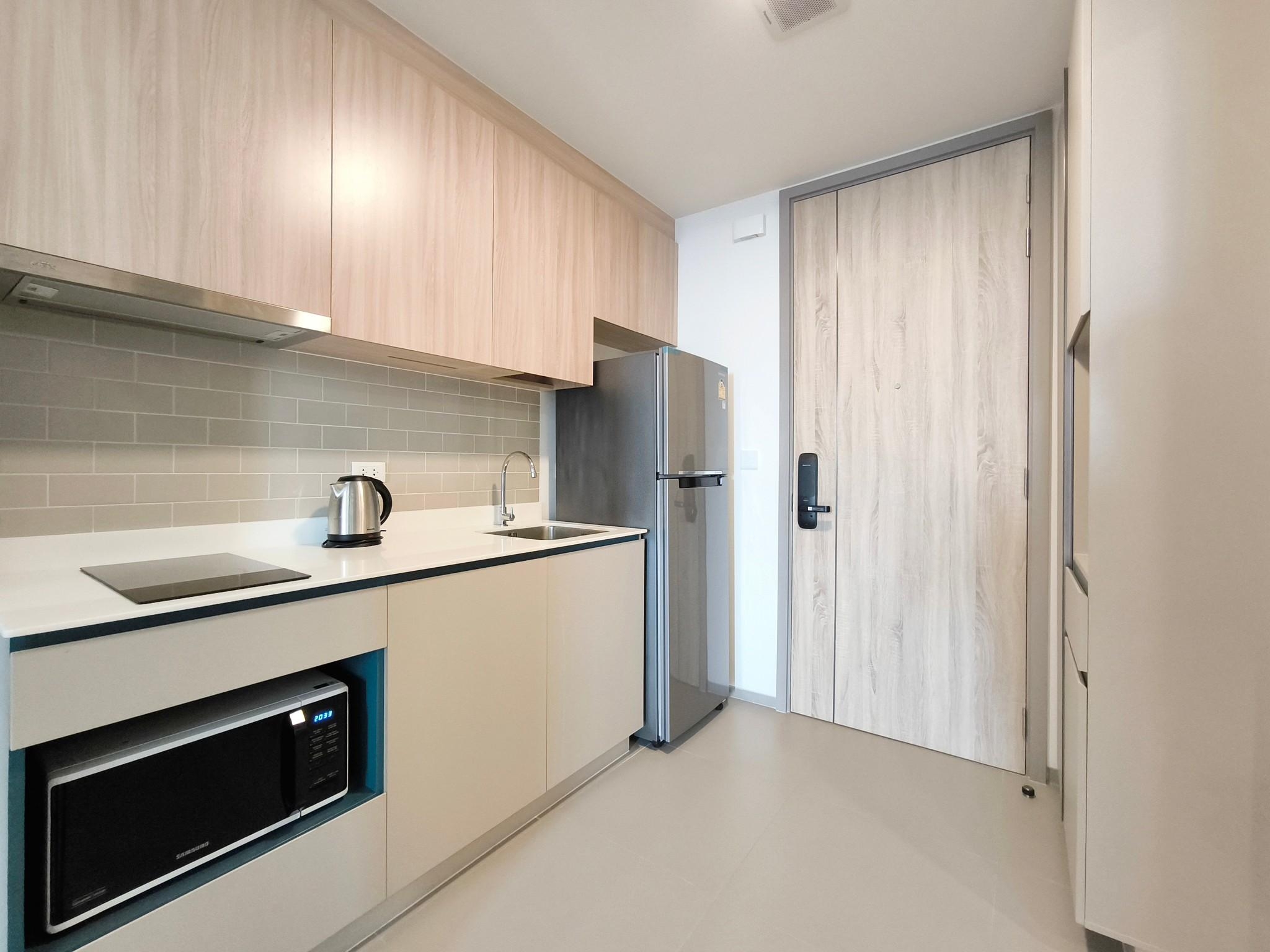1-Bed, 1-Bath, 42 sqm Room for Rent at XT Phayathai, 25,000 THB/Month, Near BTS Phayathai